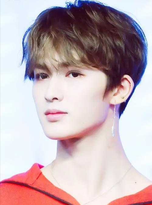 朱正廷|26岁小鲜肉片场耍大牌！拍戏多次迟到怕累又怕热，副导演实名曝光