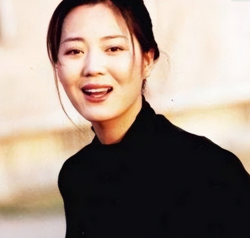 颜丙燕|貌美如花总演土大妈，这9位女星的美貌被严重低估
