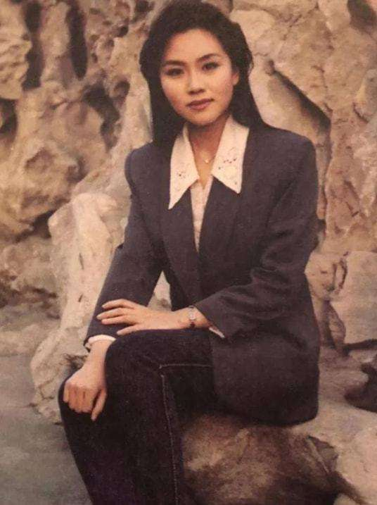 央视|现代版川岛芳子前央视著名主播成蕾的间谍人生