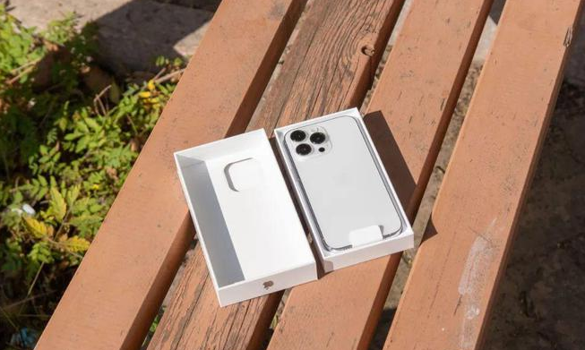 苹果iPhone 14 ProMax:屏幕超爽最高支持27W快充