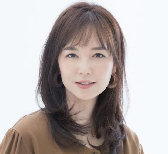 发型 中年女性怎样选择合适自己的发型？只有选对了才显年轻！