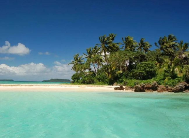 婺源|汤加群岛大致可分为南北向的东,西两列,东列绝大多数是珊瑚岛