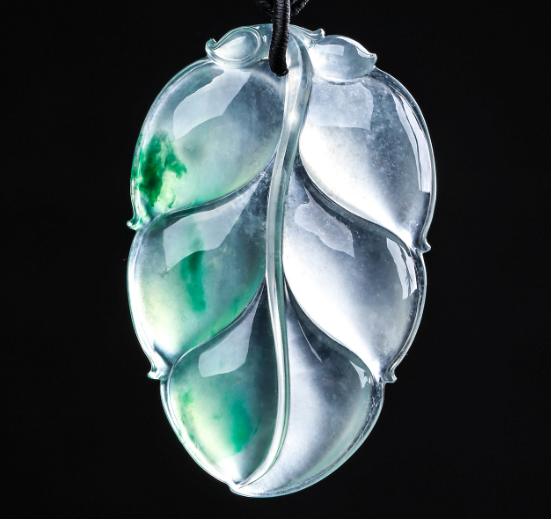 翡翠|翡翠饰品可以提升品味，还有很好的收藏价值，使用性能非常高