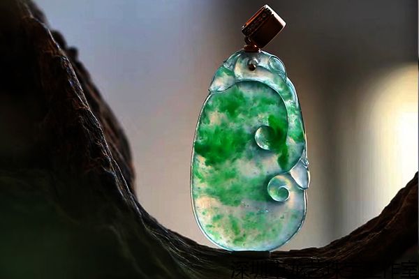 翡翠|外观再精美,还是要注重翡翠的品质,不能被外观所欺骗