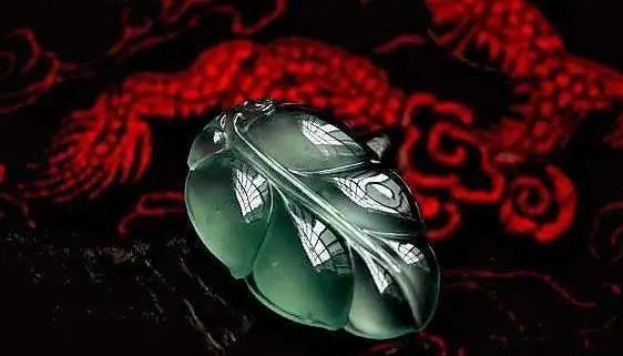 翡翠|你知道什么是龙石种翡翠?据说比帝王绿翡翠还稀有