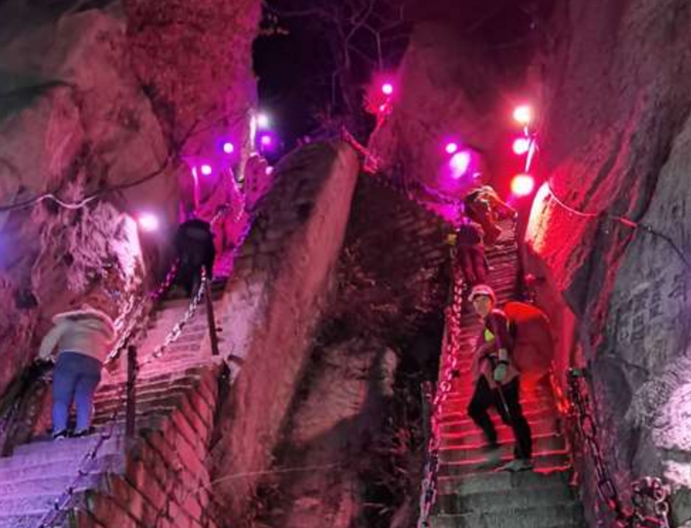 楼外楼|夜爬华山有什么特别需要注意的