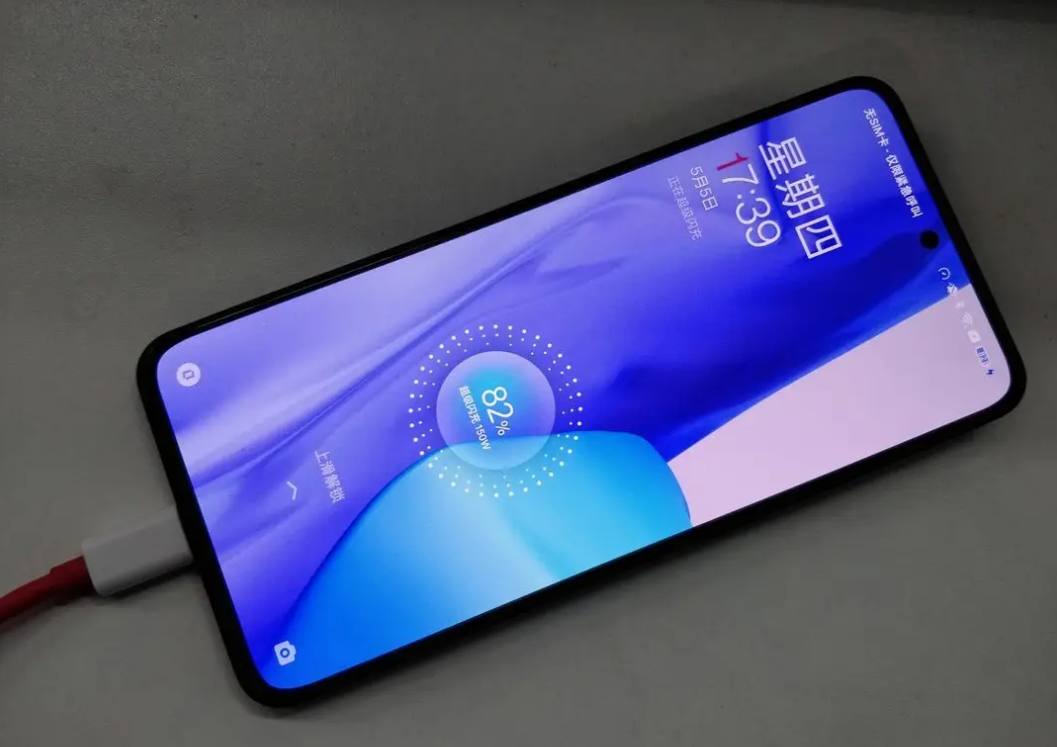 中国联通|最高150W快充加持，刘作虎很果断，12GB+512GB新机受追捧