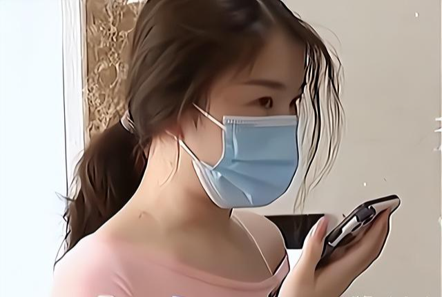 独居美女空调坏了,师傅上门5次也没修好,女子:出事你负责吗?