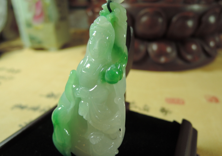 翡翠|翡翠别乱买，特别是这三个“坑”，要尽量避开