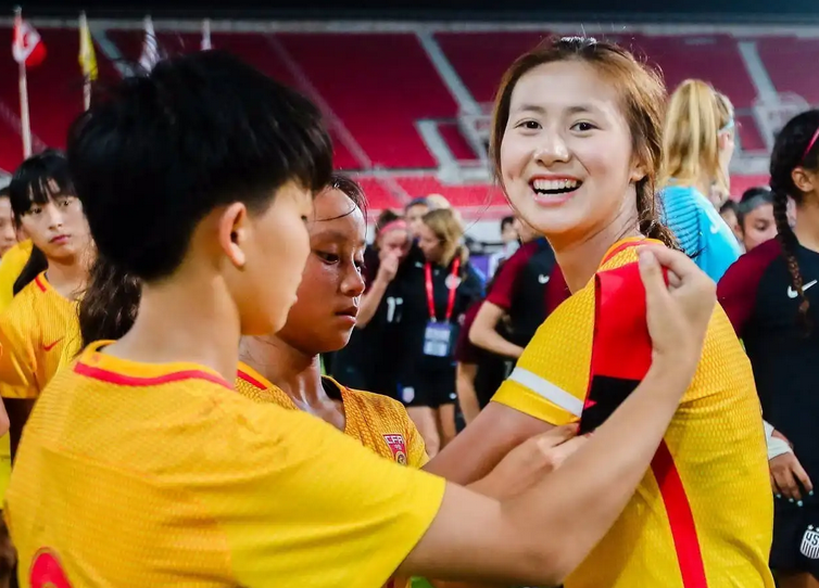 火箭队|三线狂飙，4-2到5-0！留洋女后腰大爆发：4球10助，再赢1场=双冠王