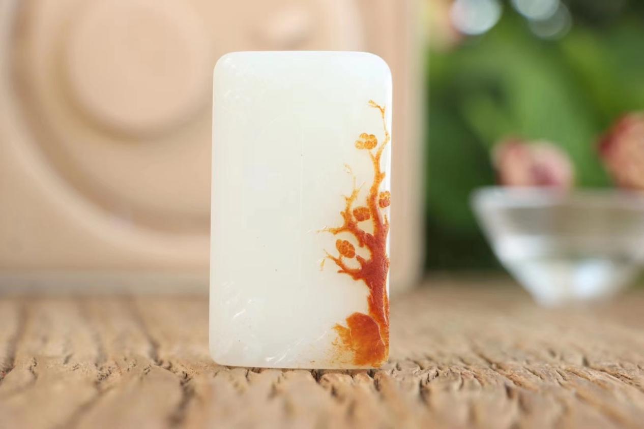 翡翠|玉有灵，和田玉有灵性还是翡翠有灵性？该怎么选