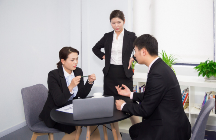 |在职场上,很多人都在兢兢业业的工作,出色