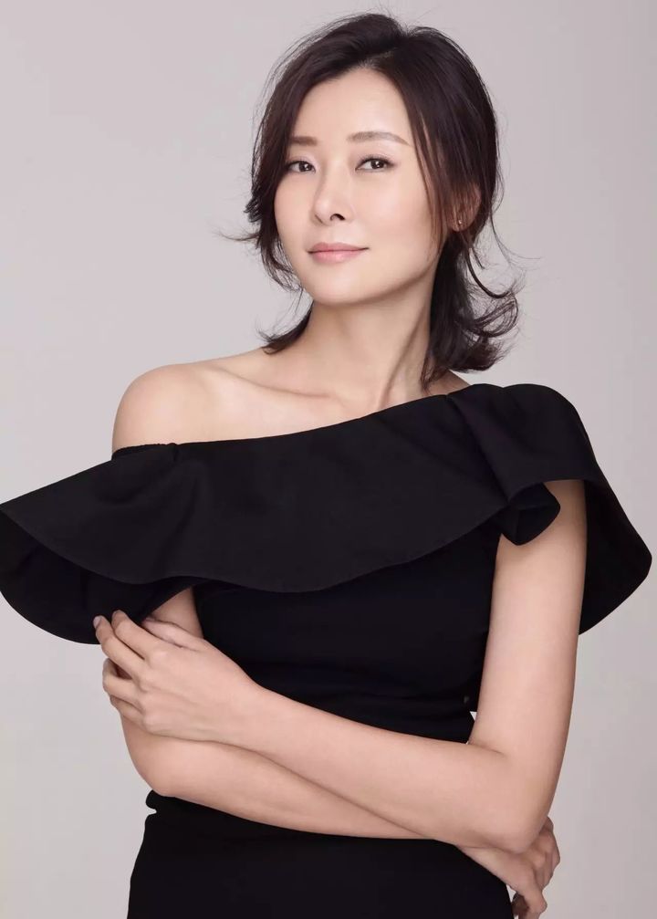 柯蓝|出生显赫45岁才成名，私生活引人诟病，终因烂桃花无人接盘