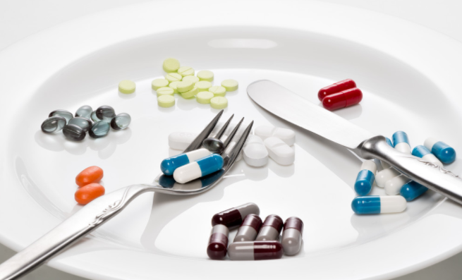 胃病|外国人常年喝冰水,胃没事,国人总喝热水,反而胃病频发?问题出在哪?