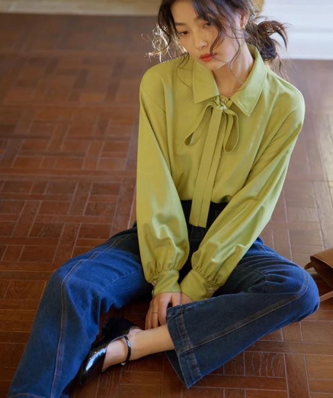 穿衣搭配|衬衣作为偏职场的一类单品，怎么搭配更百变？这几点你一定要学会