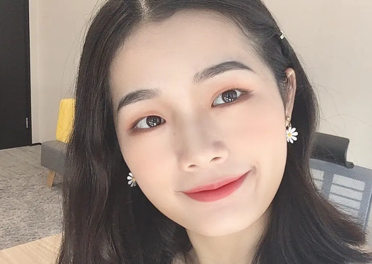水果 迷你电眼妆和约会妆，不一样的感觉