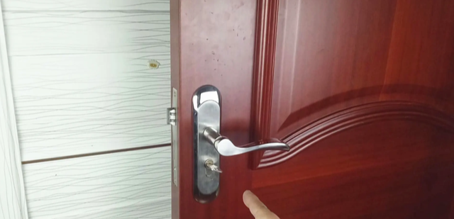 继母将男孩高考志愿私自修改成职高,父亲得知后要离婚,父亲:他的高考成绩660分