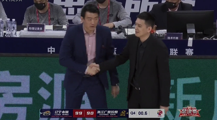 杨鸣|辽篮2-0领先！杨鸣赛后盛赞付豪，展现高情商：学习对手顽强作风