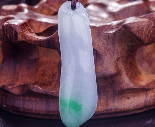 翡翠|赌石有风险，入行需谨慎，没有经验的还是买翡翠成品吧！