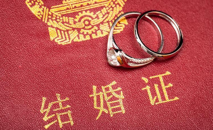 浙江富二代!张晓恩!被网红套路败光3亿家产,破产后被刑拘14年