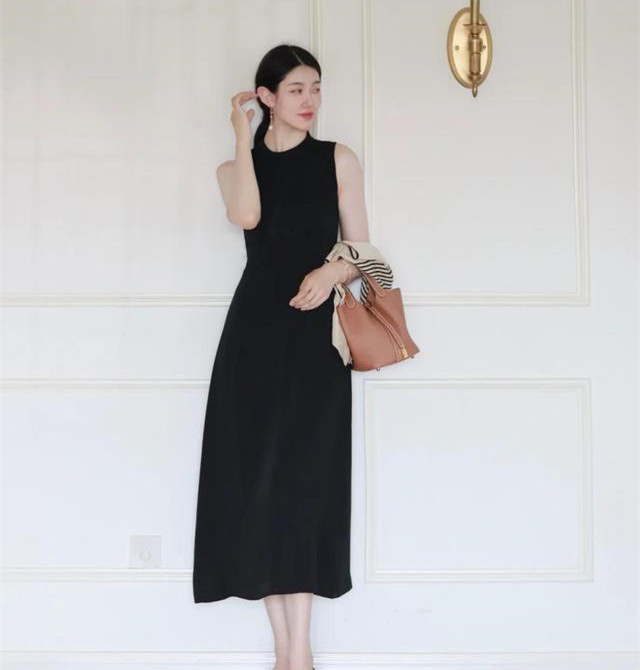 穿衣搭配|个子高也能穿出甜美感，这位大学老师的打扮，被叫学姐也不夸张