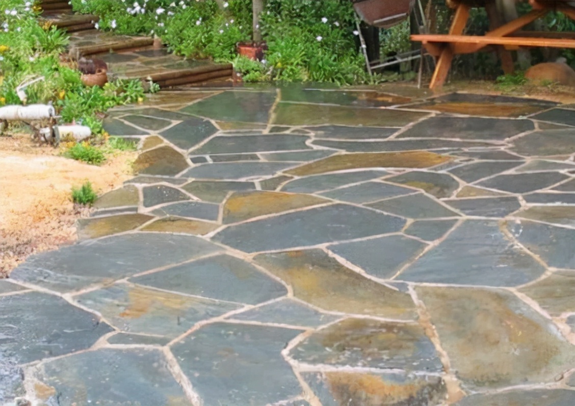 庭院地面不知道怎么铺?我们不妨试试这样铺