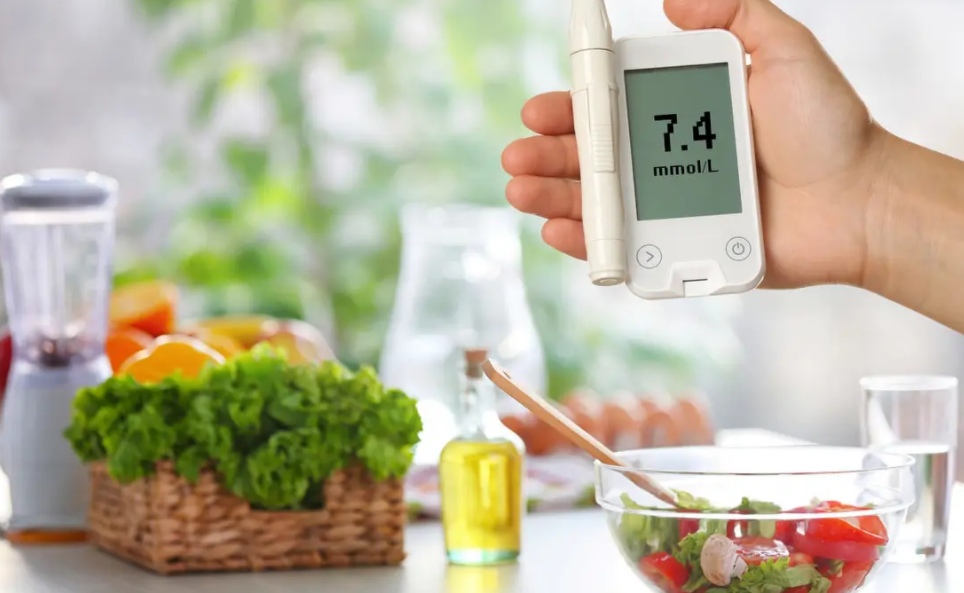 血糖|38岁男子血糖从18到5.6,医生:2物是血糖“清理工”,别不舍得吃