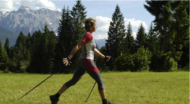 心脏|心脏不好的人常有3个表现,若能坚持2个动作,心脏轻松健康