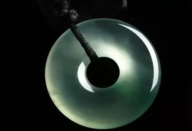 翡翠|翡翠原石开窗有哪些?搞清楚这三个方面,就能把握方向