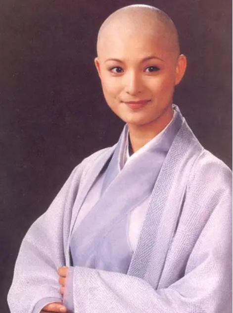 本泽马 秃头、大光明、鲶鱼刘海,发型成明星“照妖镜”?但这锅明星不背