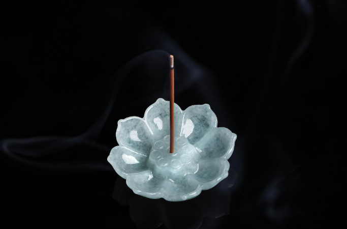 雕刻|翡翠手镯心拥有妙用，不单单可以赚到钱，还彰显了不同的品味