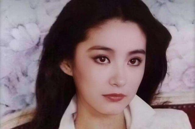 林青霞|林青霞18岁二女儿像妈妈？盘点星二代外貌，这位女明星整容了吧