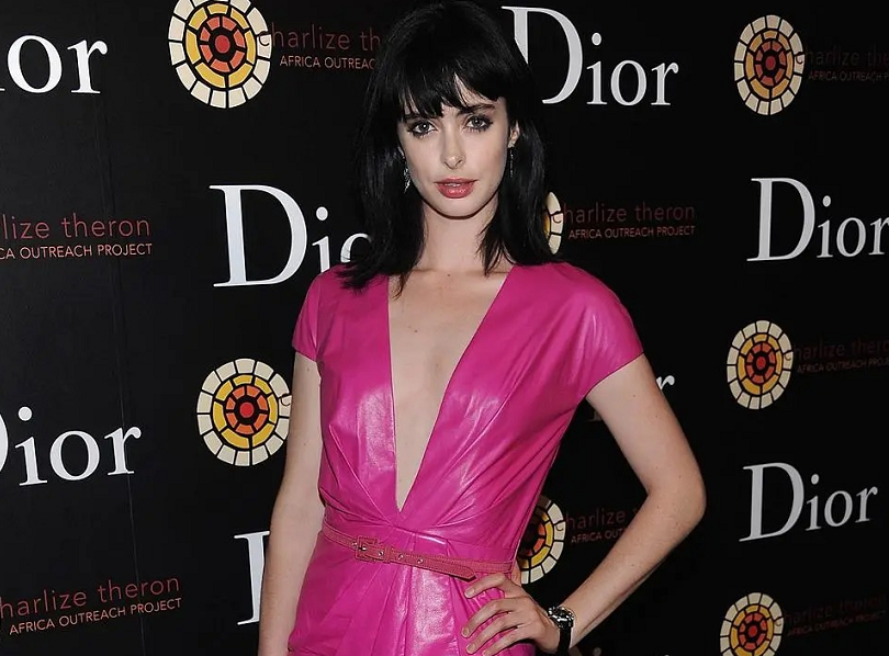 王鹤棣|从事了多年的模特工作，外表出众演技超强，众多导演很看好她