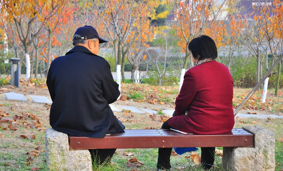 搭伙被要求AA制,61岁大妈怒斥:我有钱有房,为啥做你的免费保姆