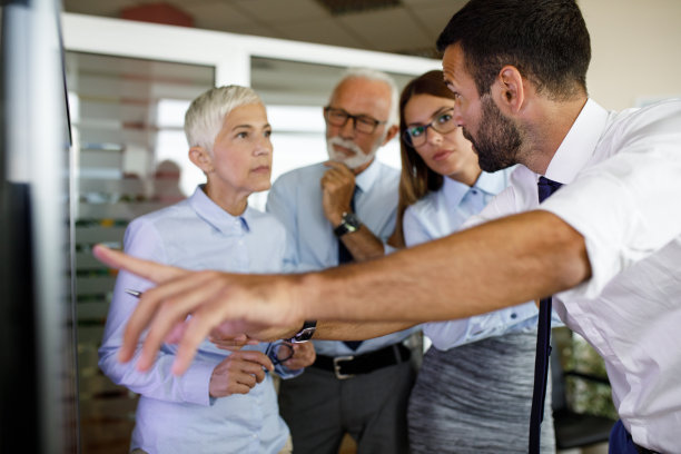 |职场中,不给领导穿小鞋,不刻意不让领导知道,就无可厚非