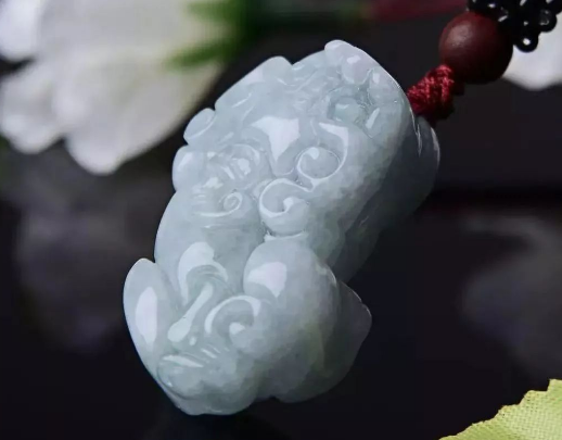 翡翠|什么是广片翡翠?它具有佩戴、收藏价值吗?有经验的人告诉你答案