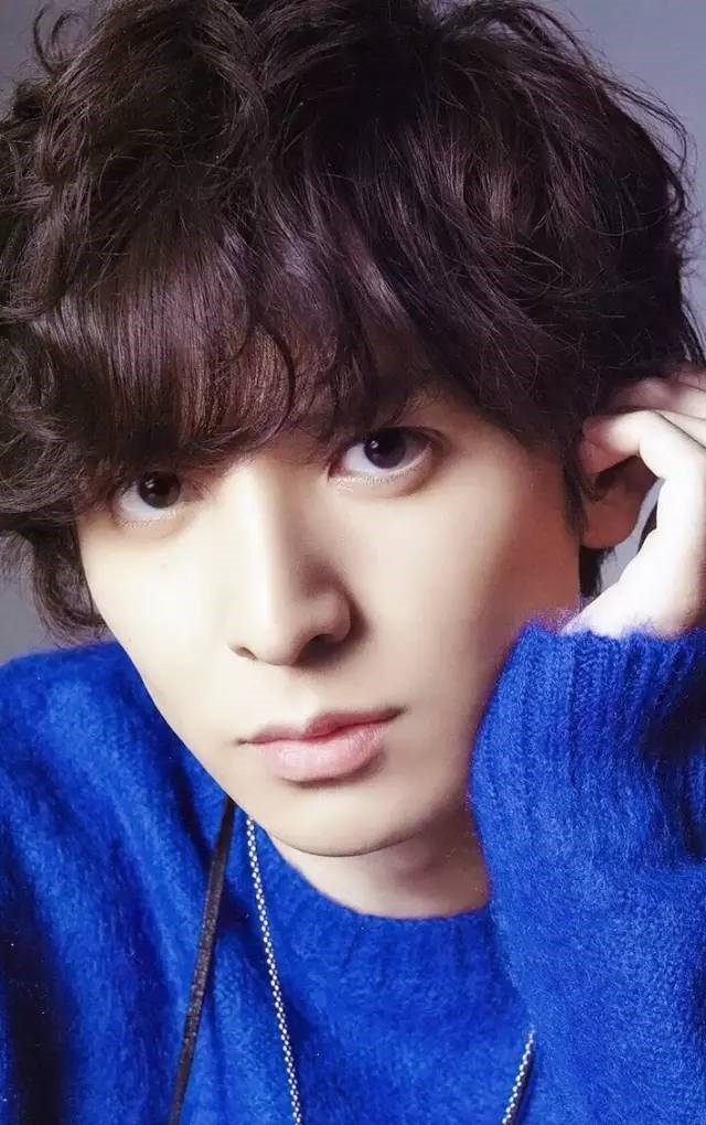 男神|日本“侧颜男神”升级当爸！和妻子相差10岁的爱情太让人羡慕…