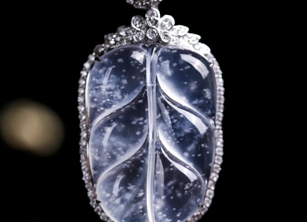 翡翠|翡翠的冰渣渣是什么?跟种水有关系吗?似乎关系并不大