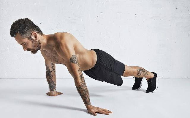 运动|男人过了45岁后,若还能完成3个“动作”,祝贺你,身体素质不错