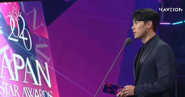 金世正|安孝燮喜欢金世正？1段吻戏3个即兴发挥，让观众冒粉红泡泡，太好磕！