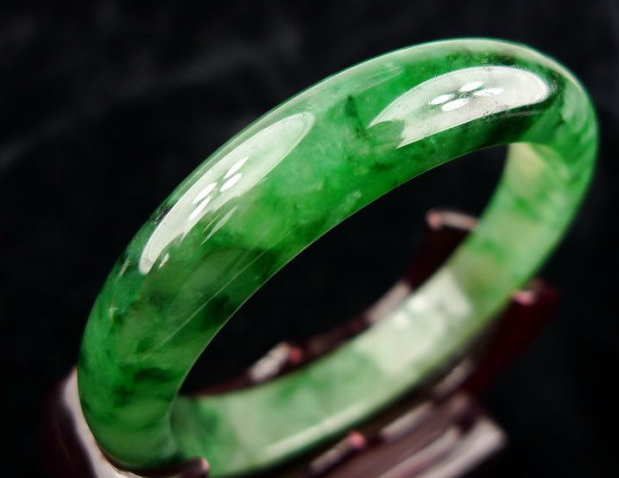 翡翠|根据雕工来判断翡翠的价值?要种和工相结合,这才是正确的判断