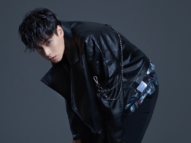 胡一天|胡一天太过完美，事业发展顺利，能力已经证明他的一切