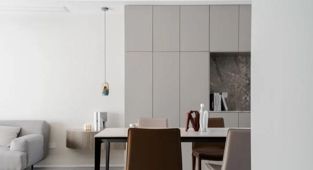 140㎡住宅,不浪费1㎡,客厅隔出间卧室,三世同堂住着刚好!