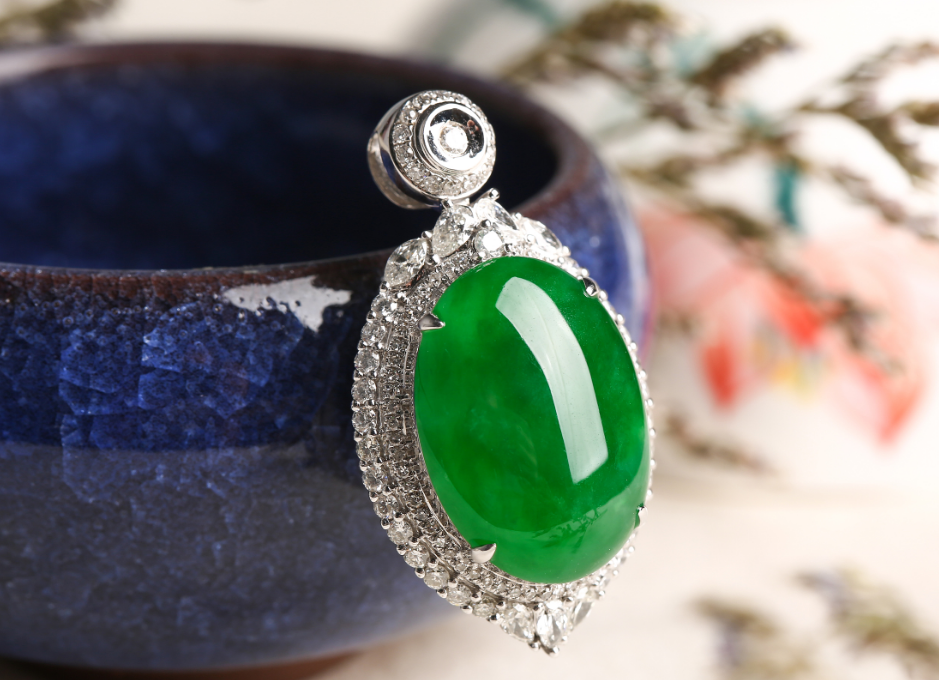 翡翠|三分料七分工,翡翠原料和雕工哪个更重要?其实是缺一不可的