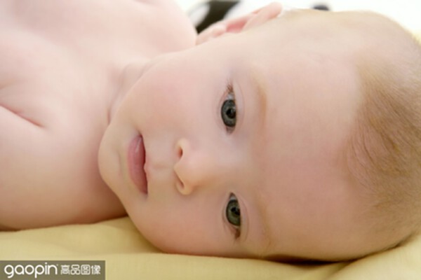 西蒙之所以能在,一个平凡的年纪里成就非凡之事,究竟是什么原因?