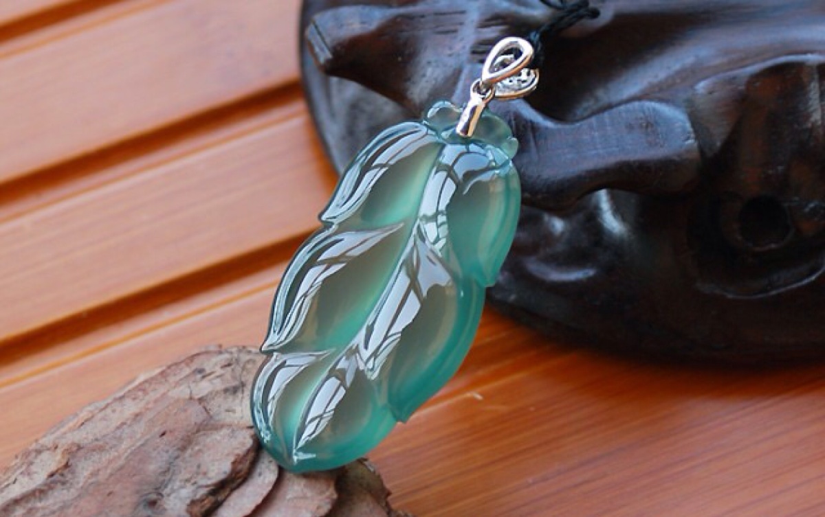 翡翠|厚一点的翡翠比较好,但并不是所有的,都值得购买