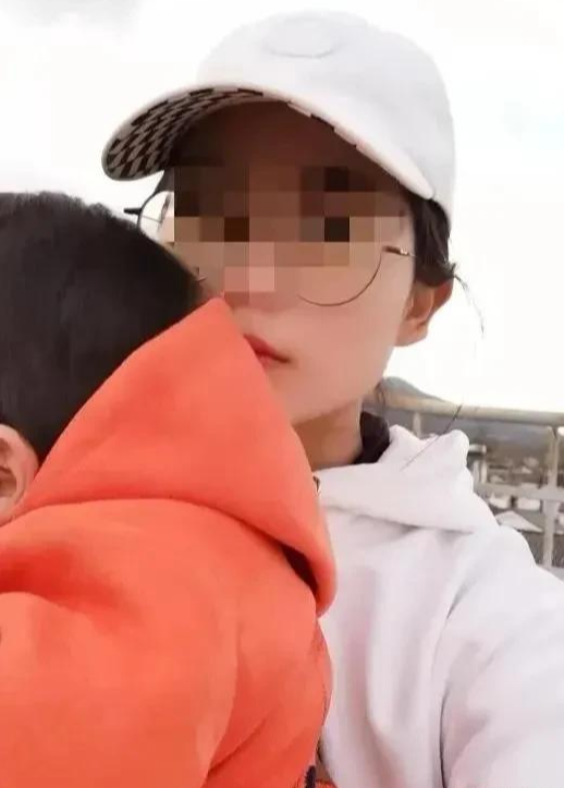 女子设局与男子开房,偷生下孩子要挟男子结婚,未婚生子如何上户