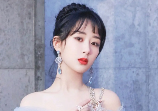 杨紫|杨紫，她的天赋是毋庸置疑的，努力程度也无可厚非