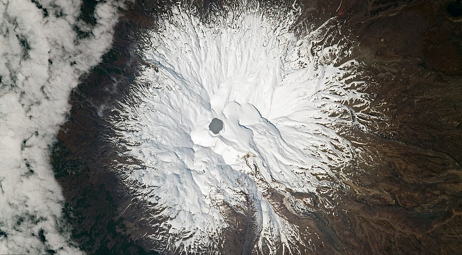 从太空看,末日火山史诗级震撼壮观!