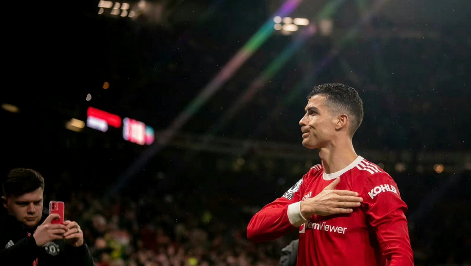 C罗|嘲讽C罗?媒体为C罗制作求职简历!C罗会没人要?